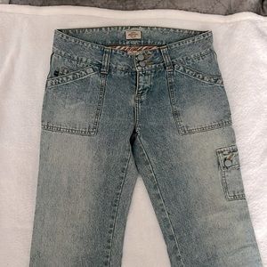 Abercrombie and Fitch size 2 are cropped jeans with cargo pocket
